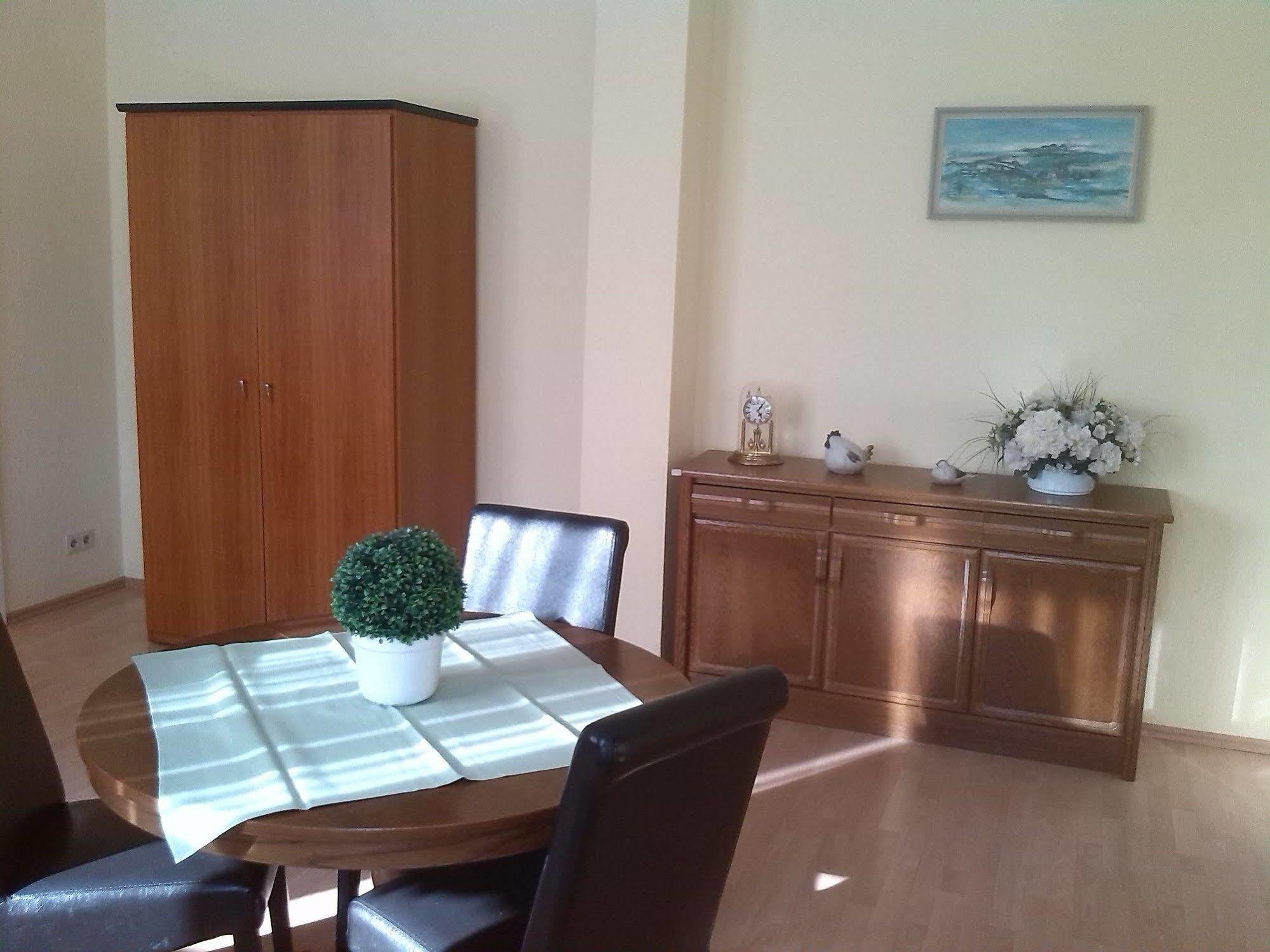 Altes Zollhaus Am Klinikum Otel Lübeck Dış mekan fotoğraf