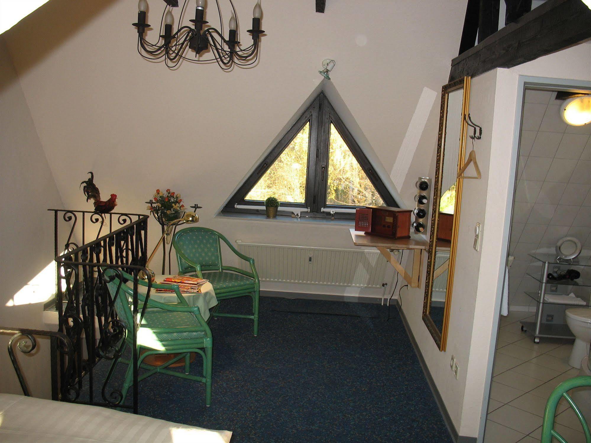 Altes Zollhaus Am Klinikum Otel Lübeck Dış mekan fotoğraf