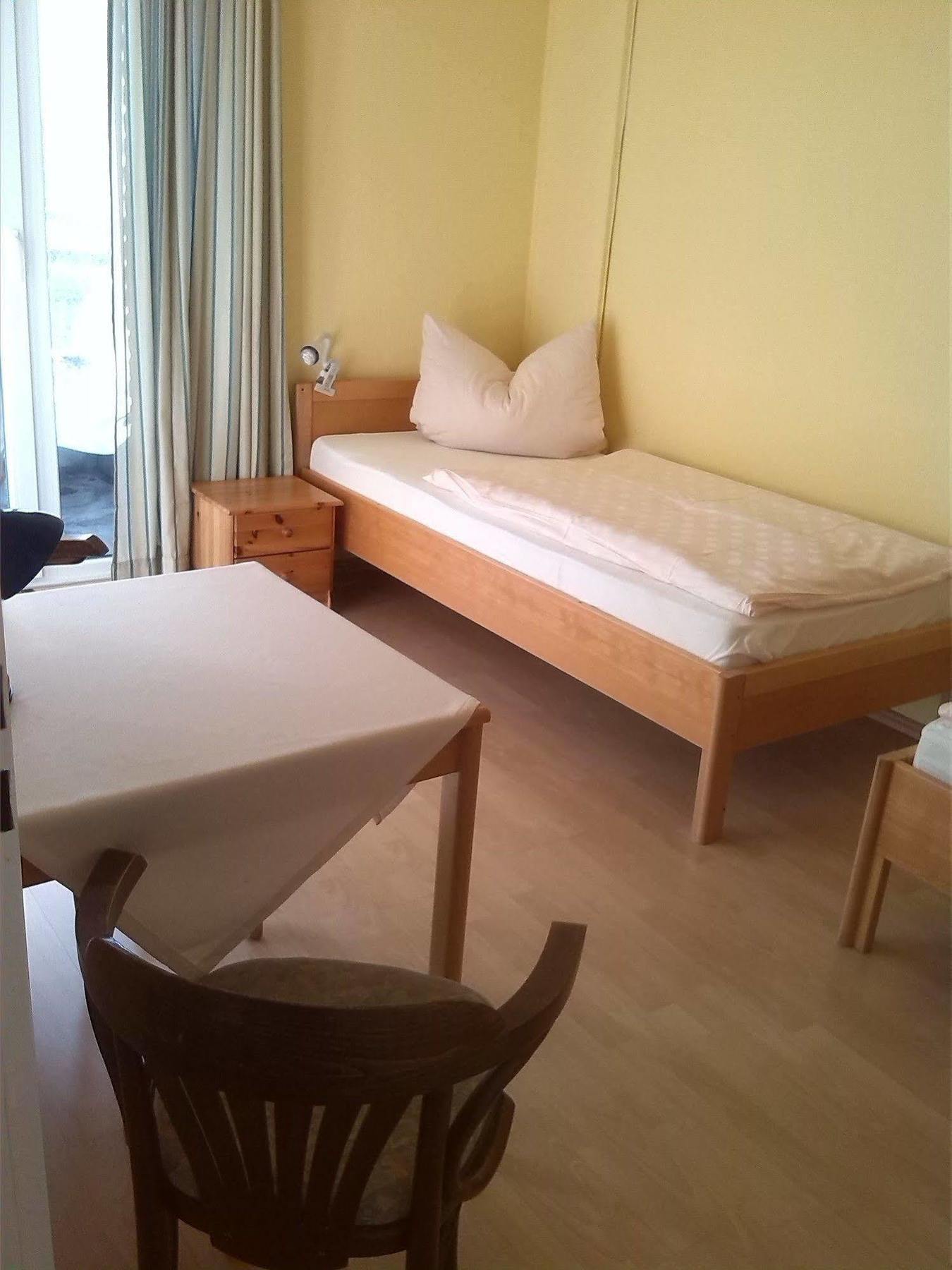 Altes Zollhaus Am Klinikum Otel Lübeck Dış mekan fotoğraf