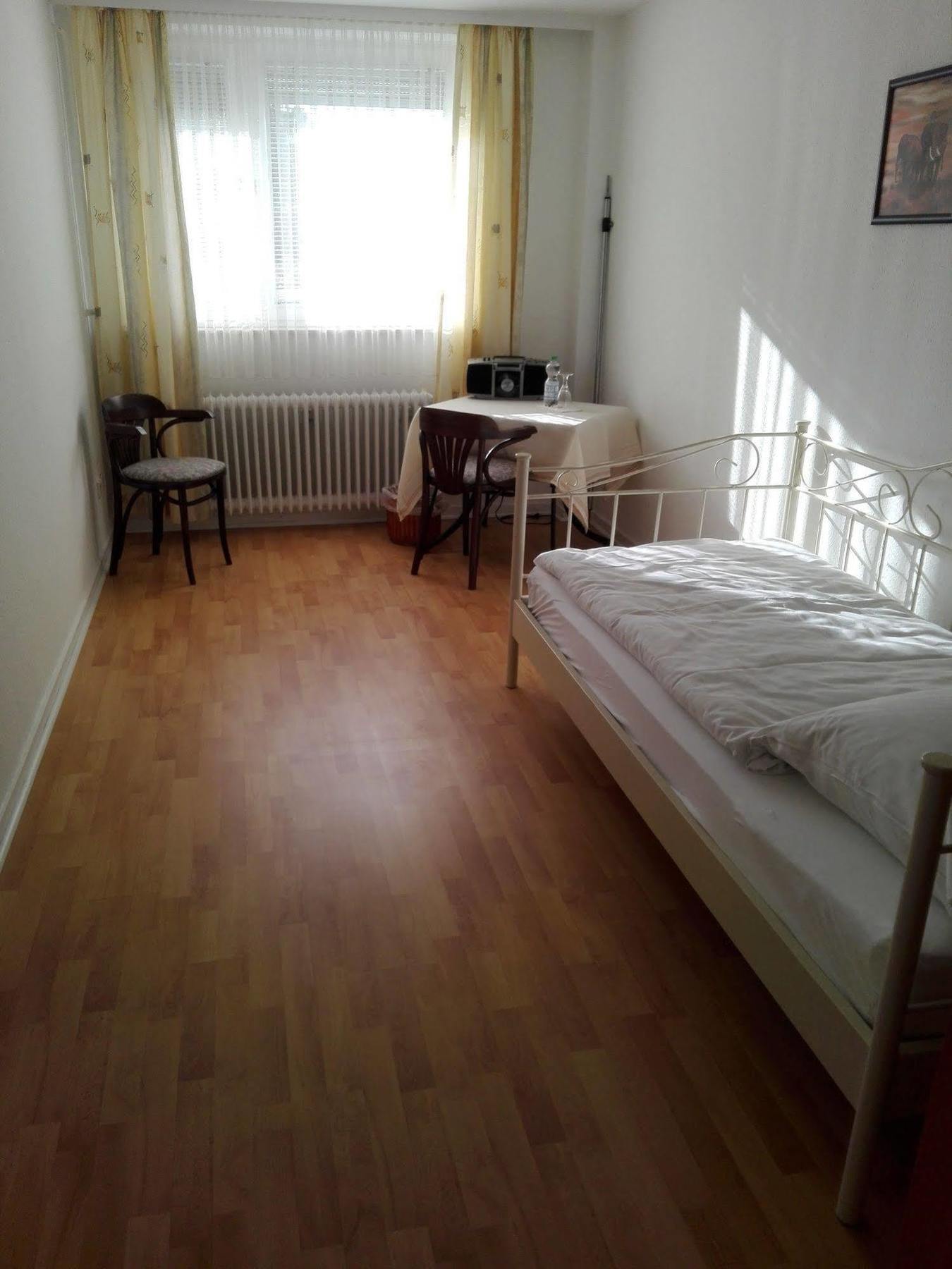 Altes Zollhaus Am Klinikum Otel Lübeck Dış mekan fotoğraf